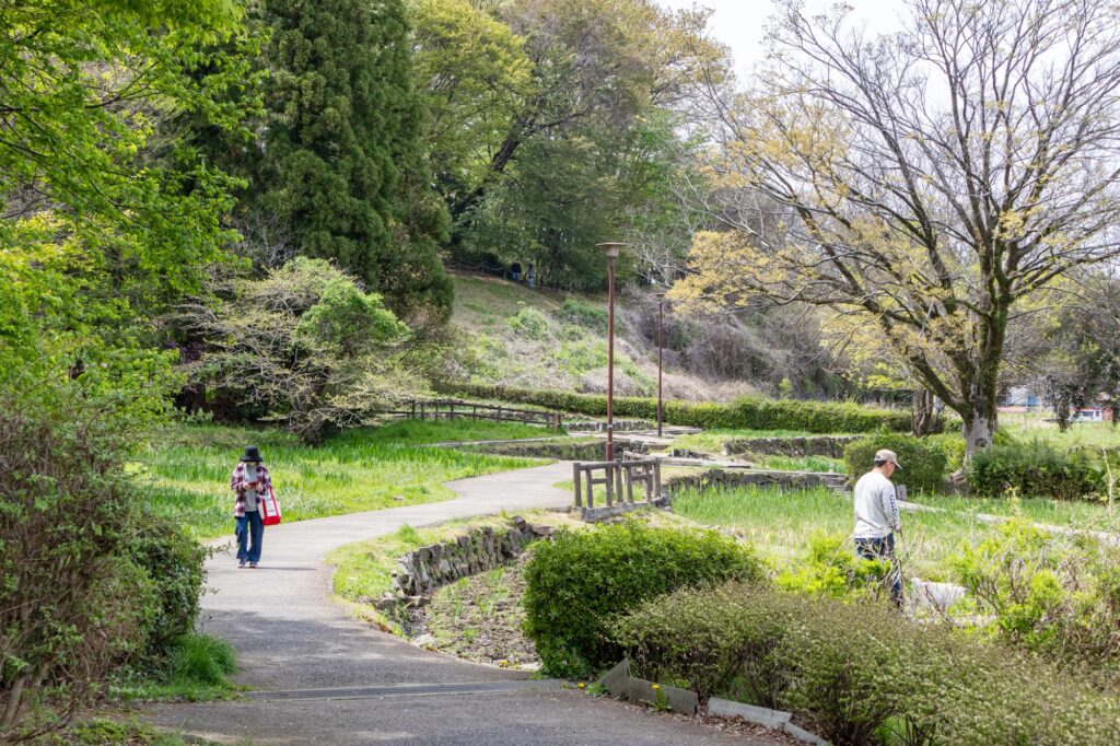 菖蒲田エリアを散策する人々